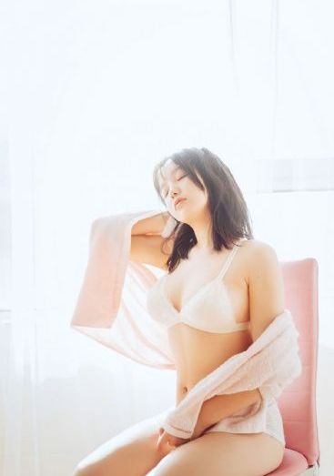 18岁性感女王的性丑闻_HD电影免费在线